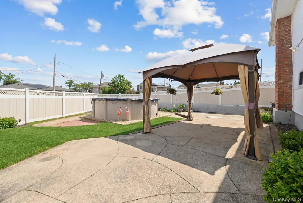 341 Green Court Oceanside, NY 11572