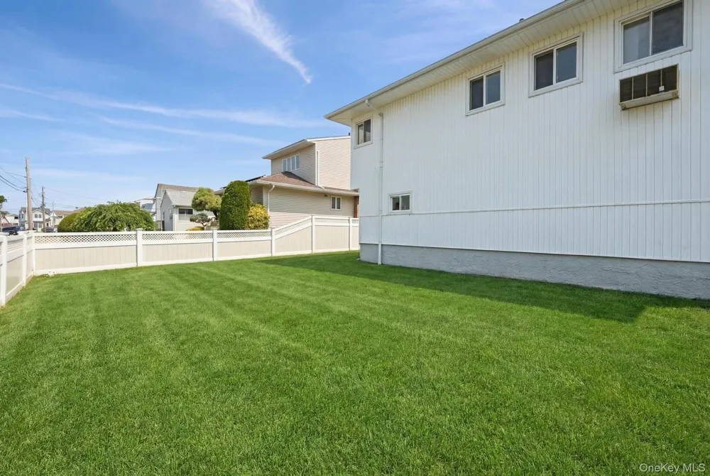 341 Green Court Oceanside, NY 11572