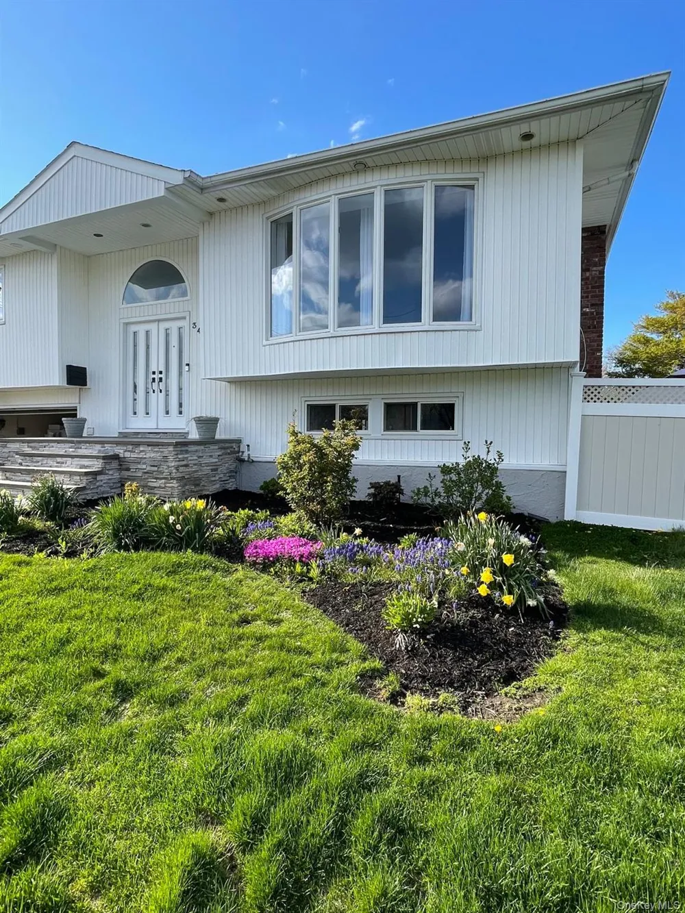 341 Green Court Oceanside, NY 11572