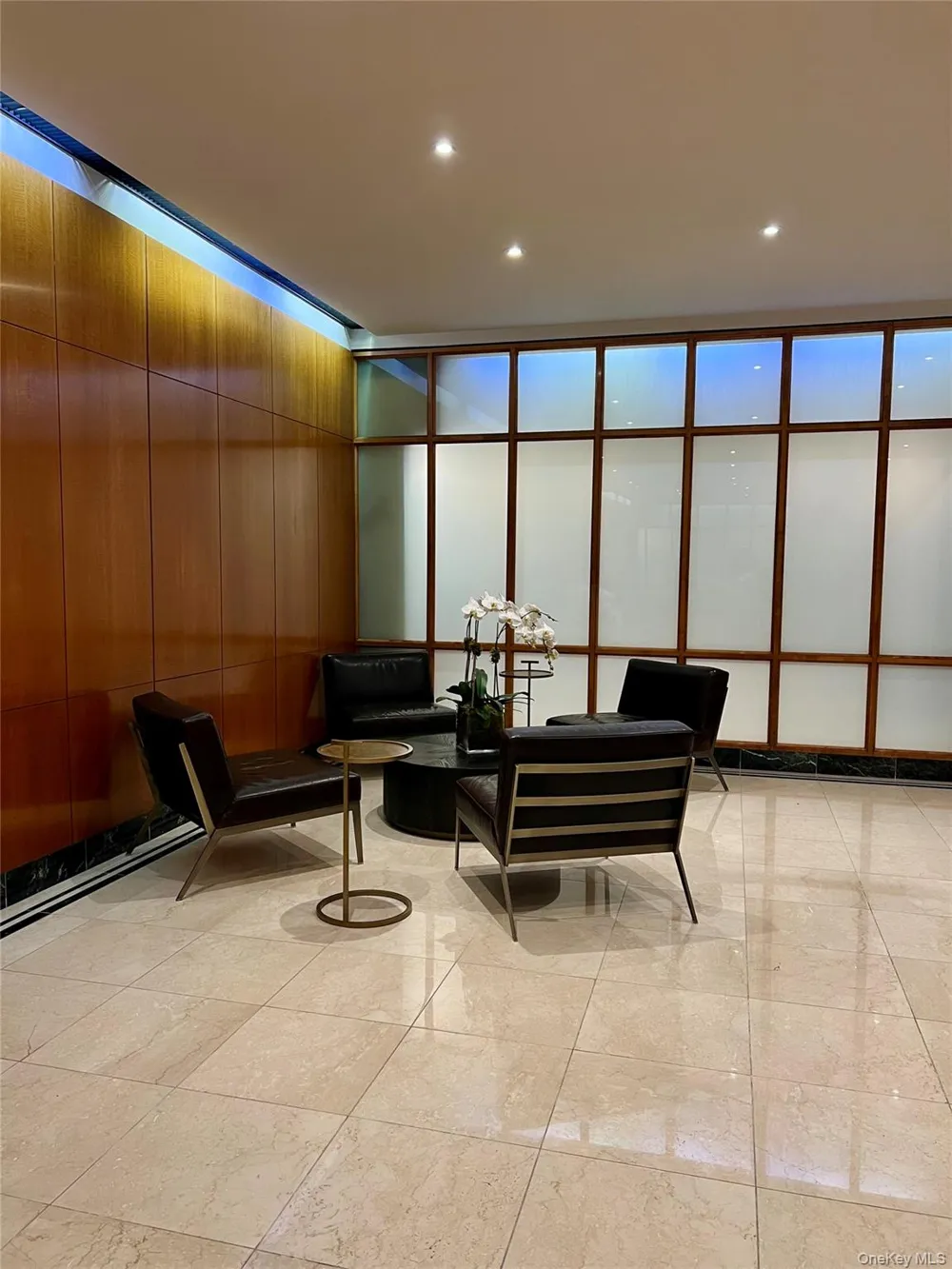 411 E 53rd Street #8L New York (Manhattan), NY 10022