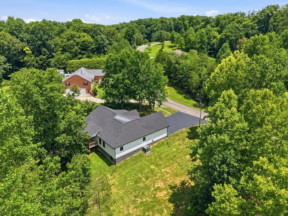 320 Christie Cir Cookeville, TN 38501