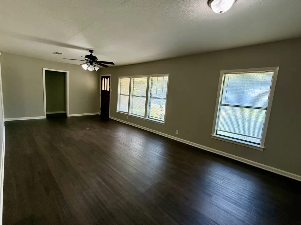215 W Tennie Street Gainesville, TX 76240