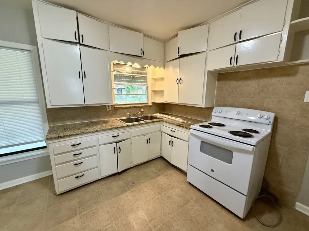 215 W Tennie Street Gainesville, TX 76240