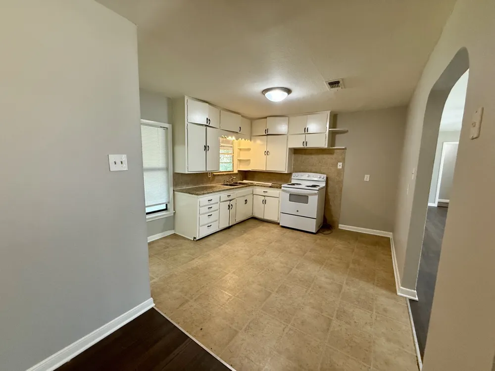 215 W Tennie Street Gainesville, TX 76240