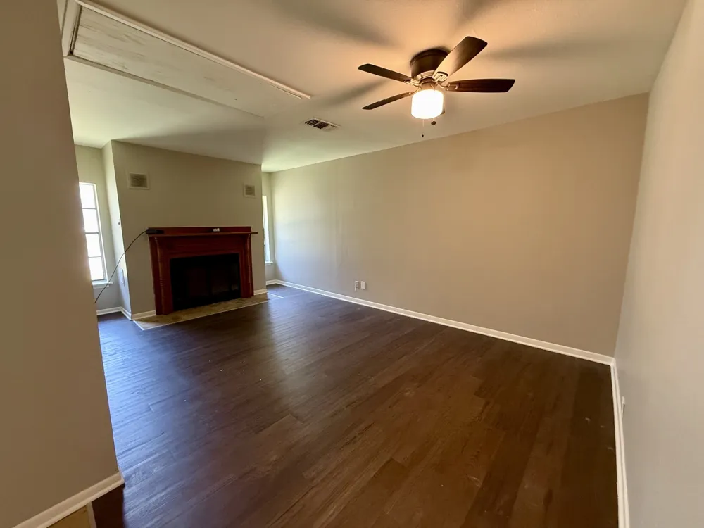 215 W Tennie Street Gainesville, TX 76240