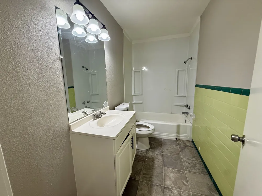 215 W Tennie Street Gainesville, TX 76240