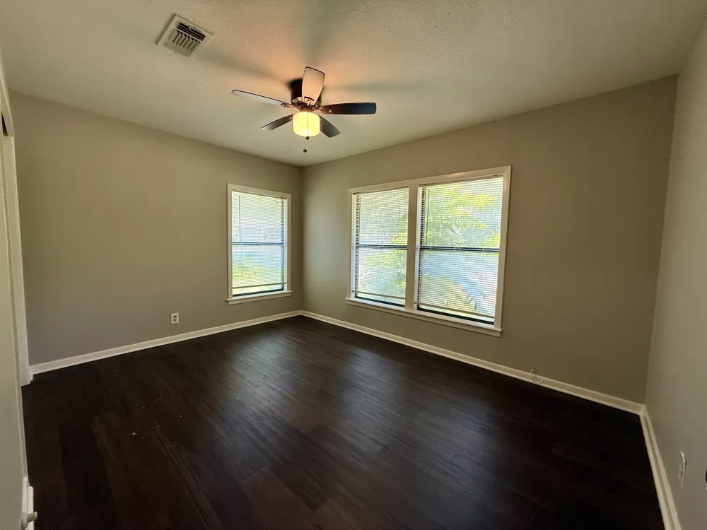 215 W Tennie Street Gainesville, TX 76240