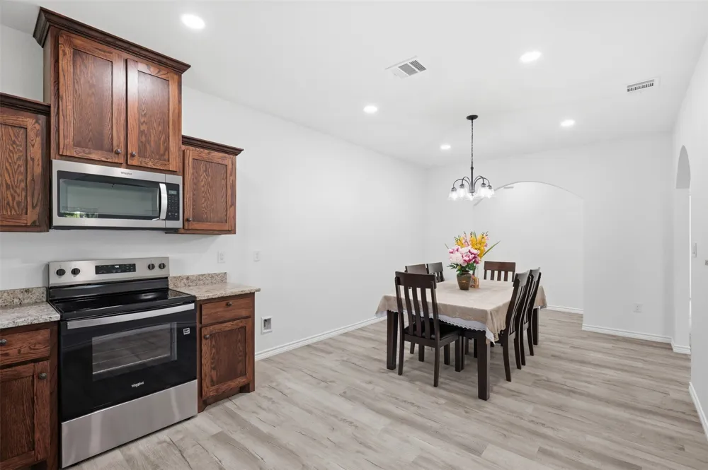 1201 E 8th St Mt Pleasant, TX 75455