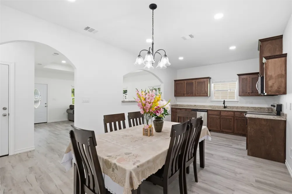1201 E 8th St Mt Pleasant, TX 75455
