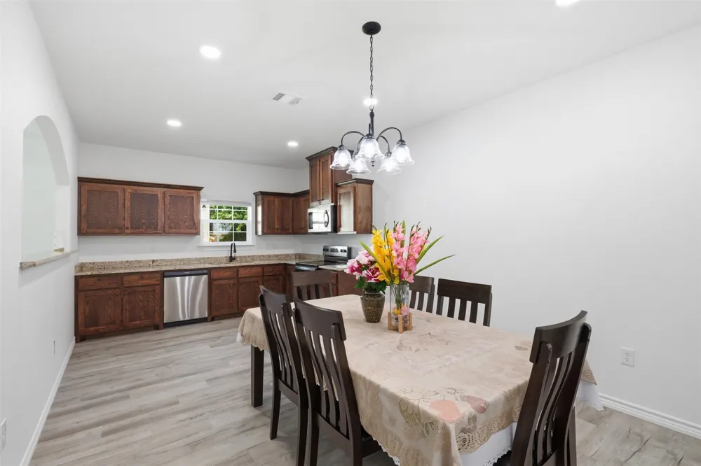 1201 E 8th St Mt Pleasant, TX 75455