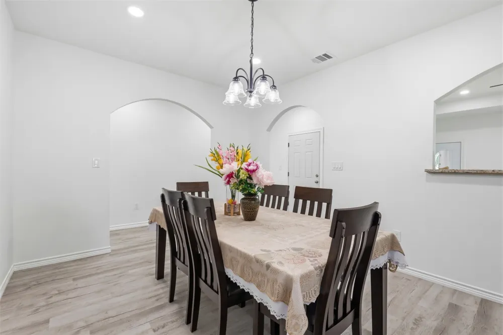 1201 E 8th St Mt Pleasant, TX 75455