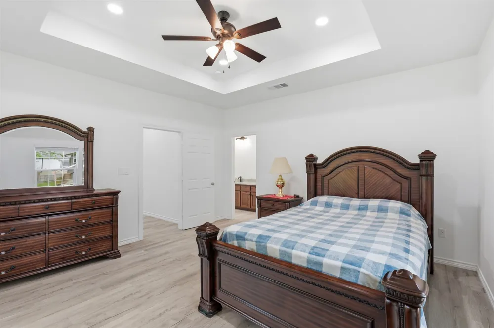 1201 E 8th St Mt Pleasant, TX 75455