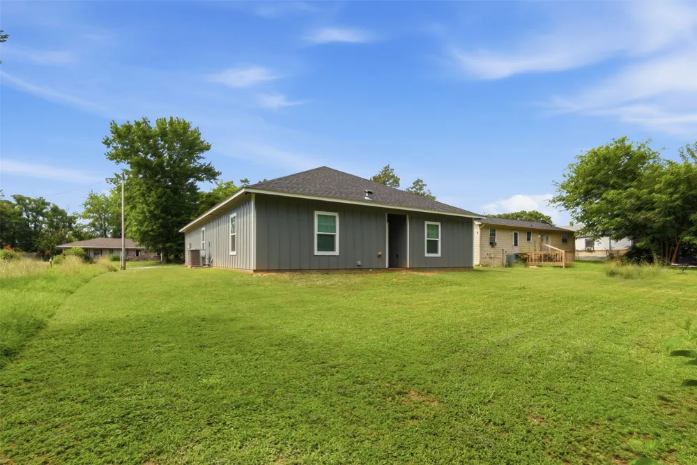 1201 E 8th St Mt Pleasant, TX 75455
