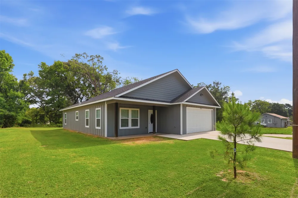 1201 E 8th St Mt Pleasant, TX 75455