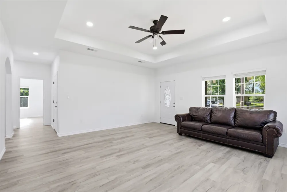 1201 E 8th St Mt Pleasant, TX 75455