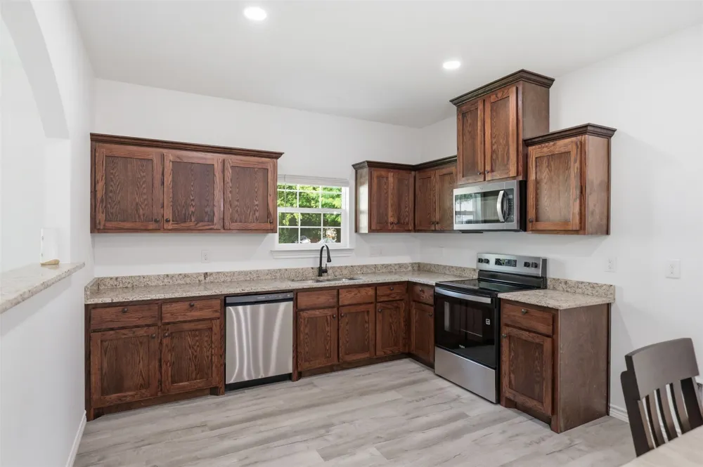 1201 E 8th St Mt Pleasant, TX 75455