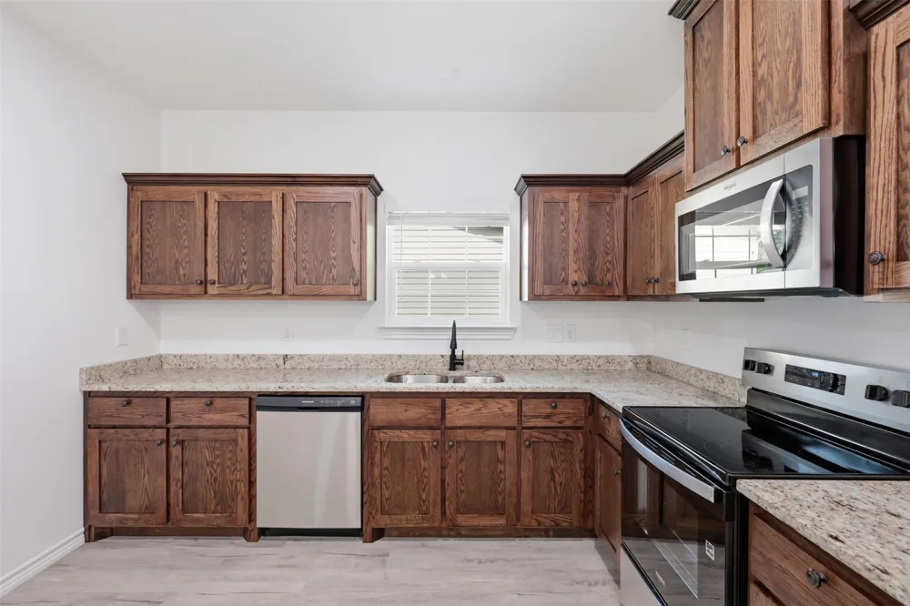1201 E 8th St Mt Pleasant, TX 75455