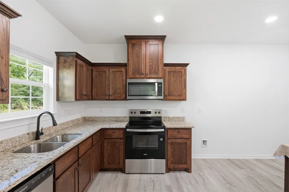 1201 E 8th St Mt Pleasant, TX 75455