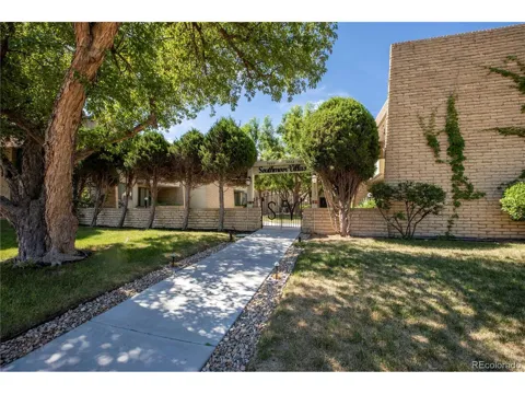 5882 E Ithaca Place #204