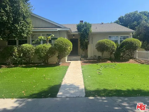 19604 Victory Boulevard