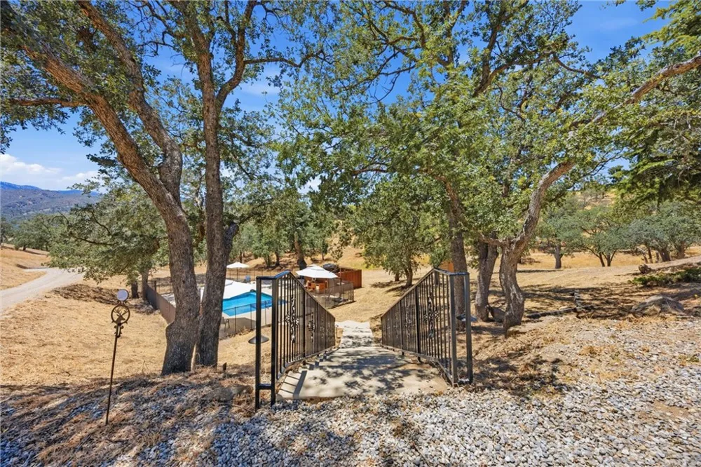 20205 Old Town Road Tehachapi, CA 93561