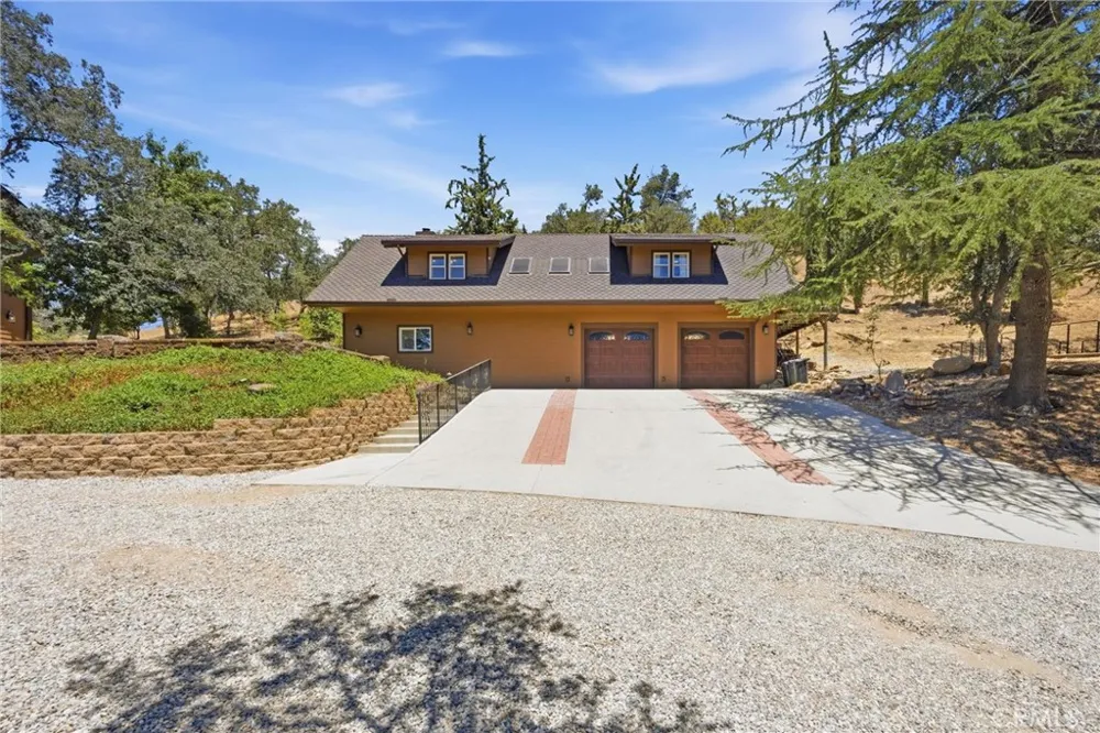20205 Old Town Road Tehachapi, CA 93561