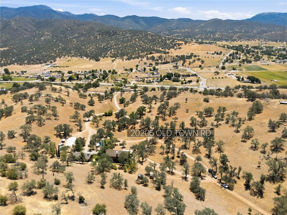 20205 Old Town Road Tehachapi, CA 93561