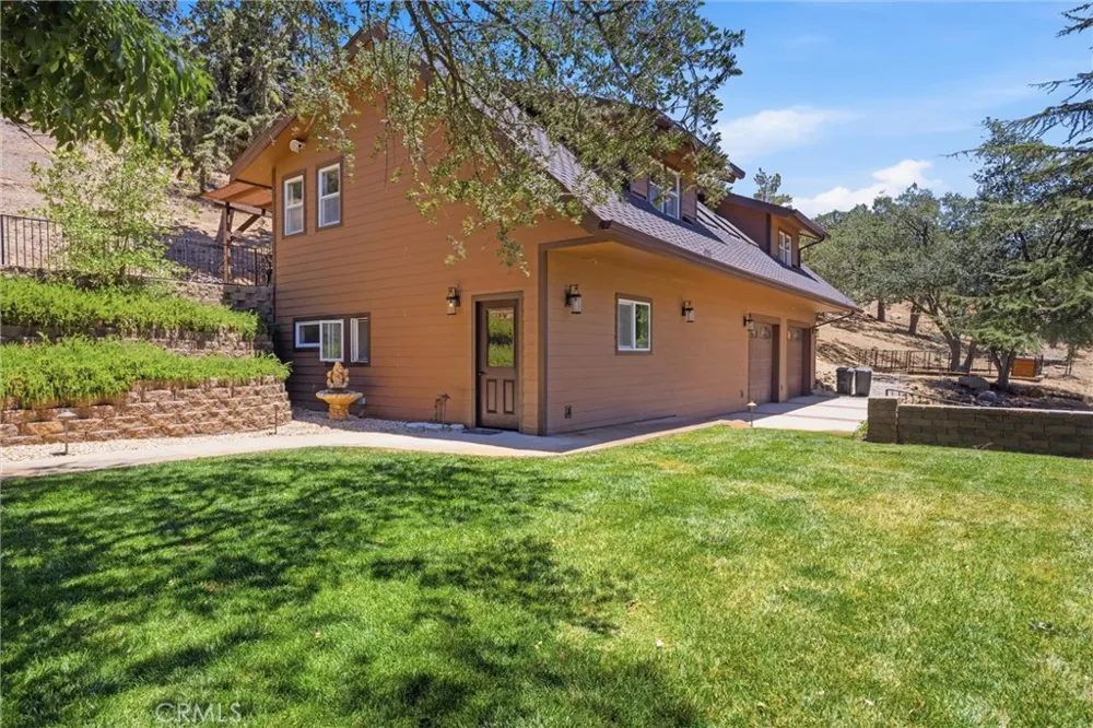 20205 Old Town Road Tehachapi, CA 93561