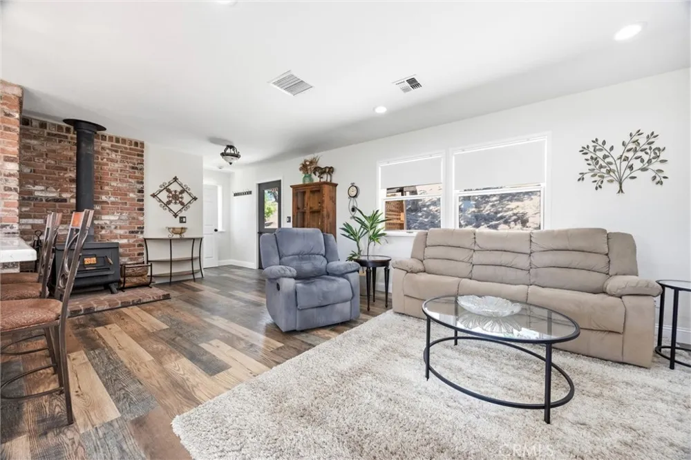 20205 Old Town Road Tehachapi, CA 93561