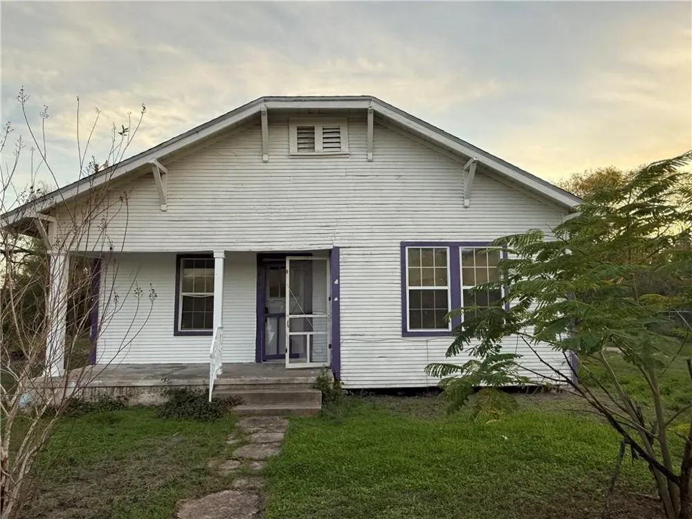 519 W Mesquite Avenue Kingsville, TX 78363