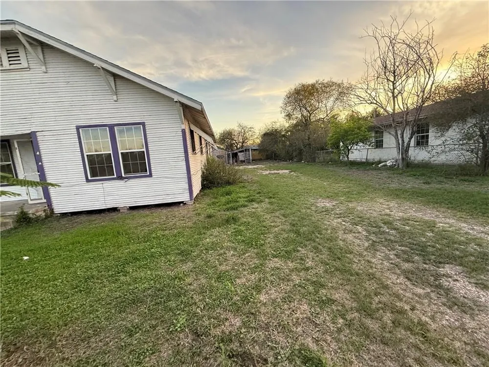 519 W Mesquite Avenue Kingsville, TX 78363