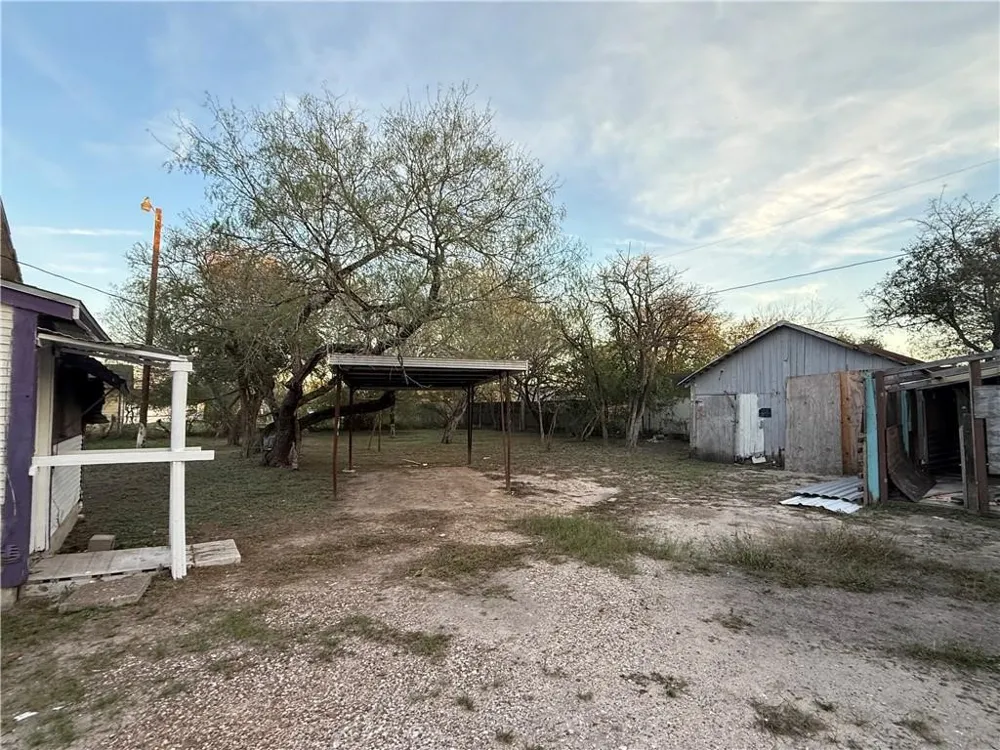 519 W Mesquite Avenue Kingsville, TX 78363