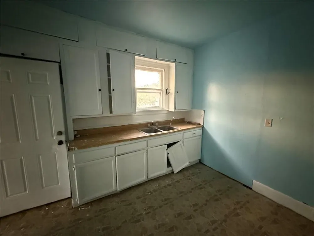 519 W Mesquite Avenue Kingsville, TX 78363