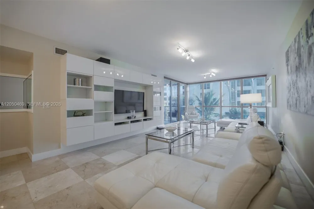 3101 S Ocean Dr #404 Hollywood, FL 33019