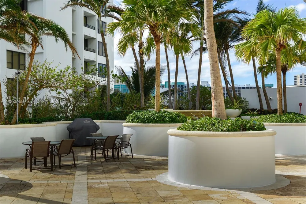 3101 S Ocean Dr #404 Hollywood, FL 33019