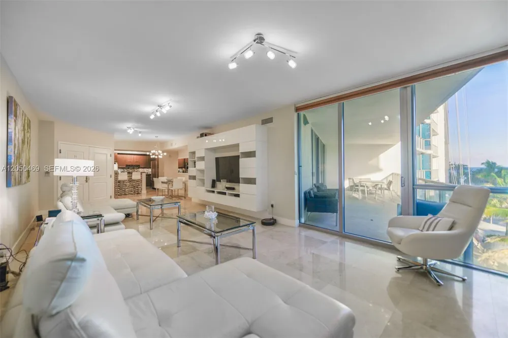 3101 S Ocean Dr #404 Hollywood, FL 33019