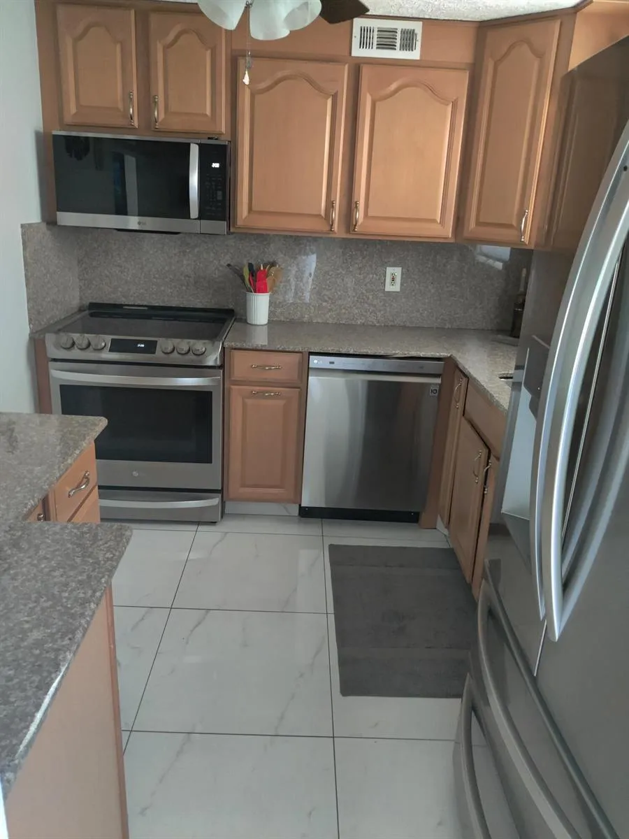 225 Bonnie Boulevard #405 Palm Springs, FL 33461