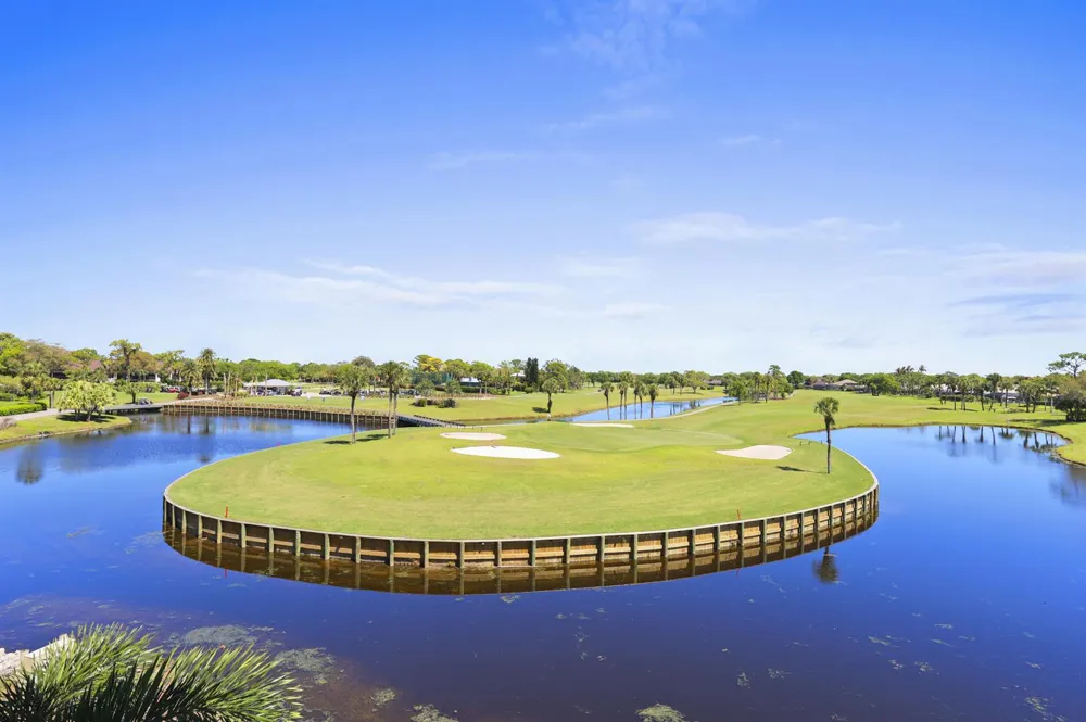 5172 SE Club Way #207 Stuart, FL 34997