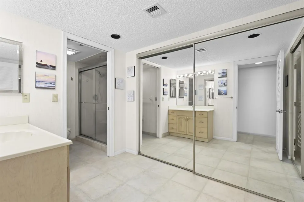 5172 SE Club Way #207 Stuart, FL 34997