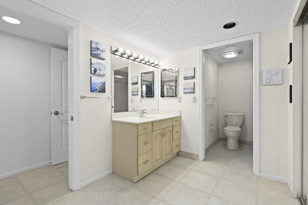 5172 SE Club Way #207 Stuart, FL 34997