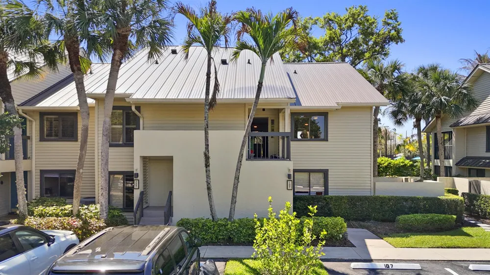 5172 SE Club Way #207 Stuart, FL 34997
