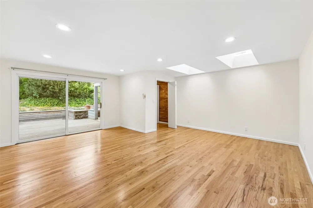 12456 SE 27th Street Bellevue, WA 98005