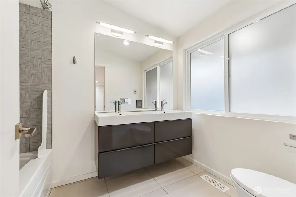 12456 SE 27th Street Bellevue, WA 98005