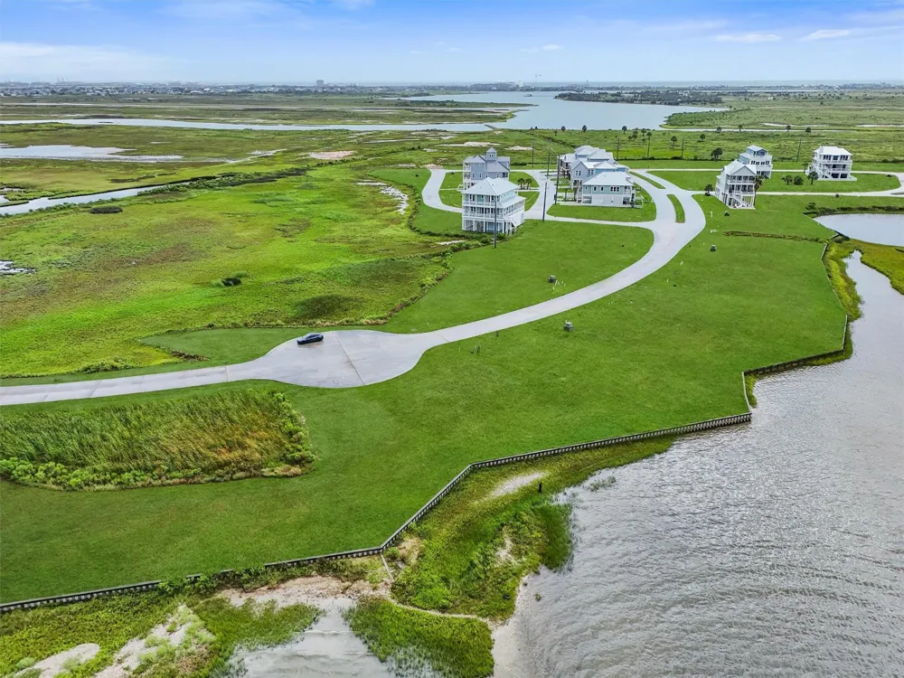 1633 Osprey Court Galveston, TX 77554