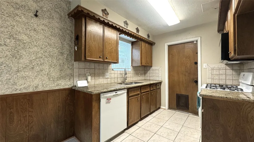 606 Nevada Street South Houston, TX 77587