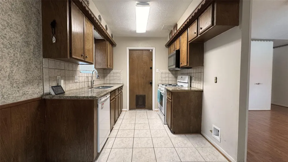 606 Nevada Street South Houston, TX 77587