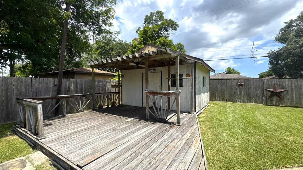 606 Nevada Street South Houston, TX 77587