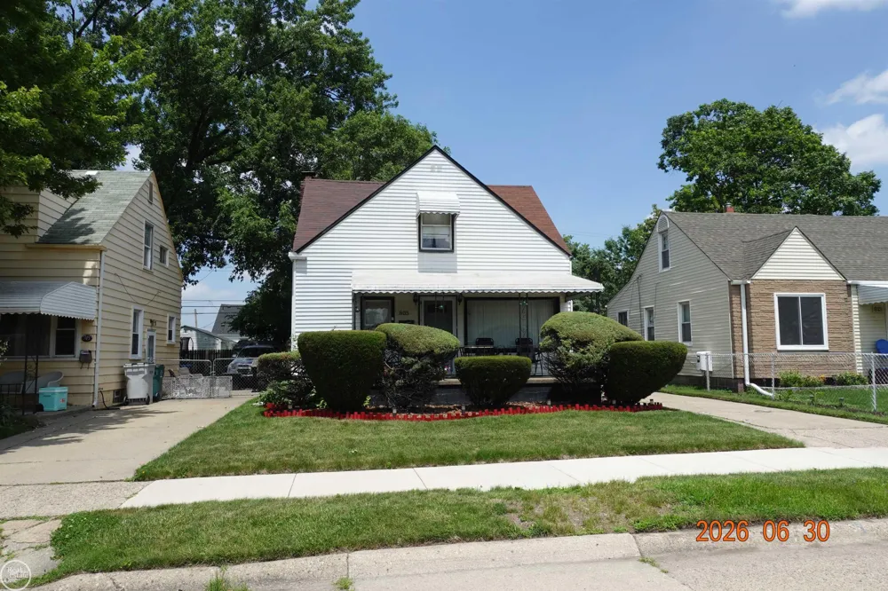 805 E PEARL AVENUE Hazel Park City, MI 48030