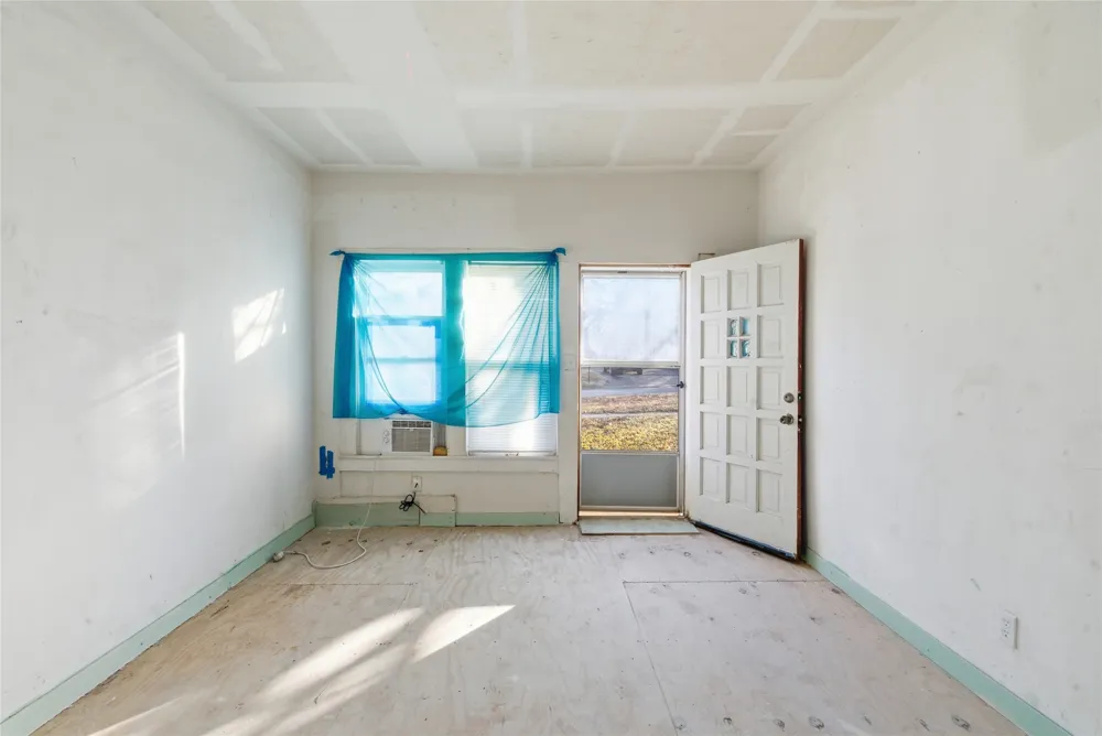 309 S Ostrom Avenue Eastland, TX 76448