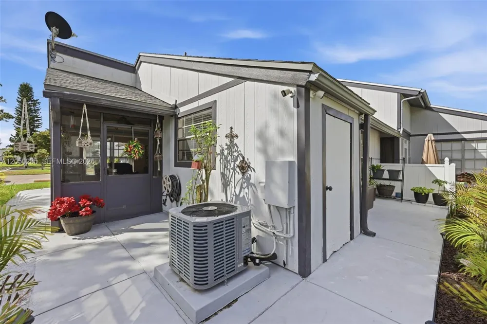 10548 Quincy CT Lehigh Acres, FL 33936